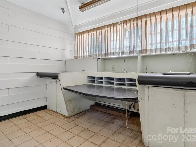 Spacious Warehouse for Lease with Full Basement and Versatile Open Layout