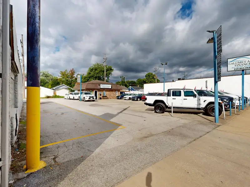 Versatile 870 Sq. Ft. Commercial Property on Calumet Ave, Hammond, In