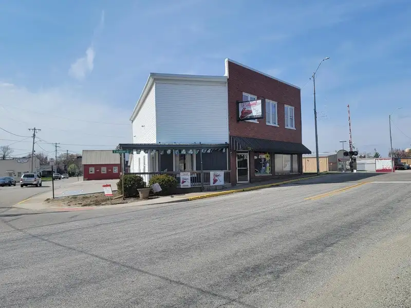 Investment Opportunity: Restaurant with Apartment and Additional Parking Near I-74