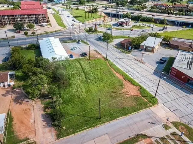 Investment Opportunity: Prime Land Lot Near Mpec and Downtown