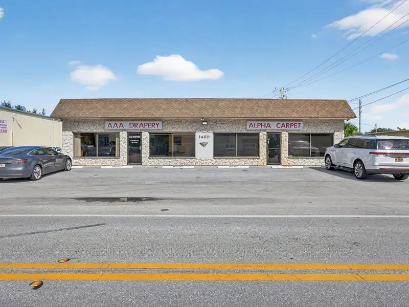 Versatile 2,700 Sf Flex/industrial Condo Units in Jupiter's Industrial Corridor