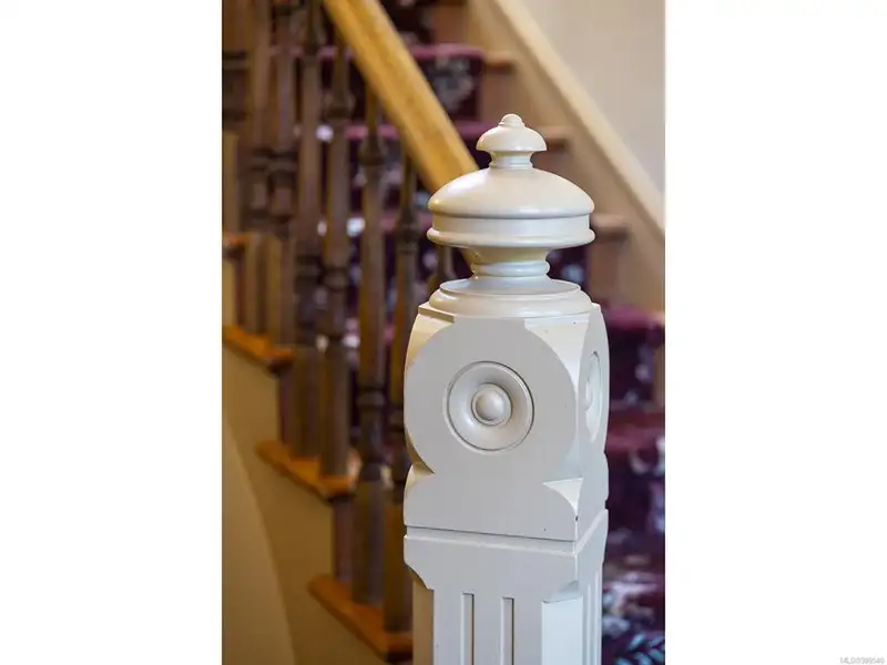 Turnkey Victorian Guest House in Songhees - 5 Suites, Steps from Seawall