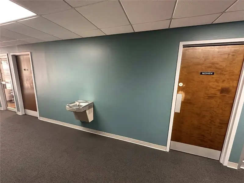 Versatile 2582 Sf Commercial Space in High Visibility Location with Excellent Parking