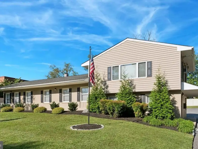 Commercial Property in North Wilmington with Five Offices and Ample Parking
