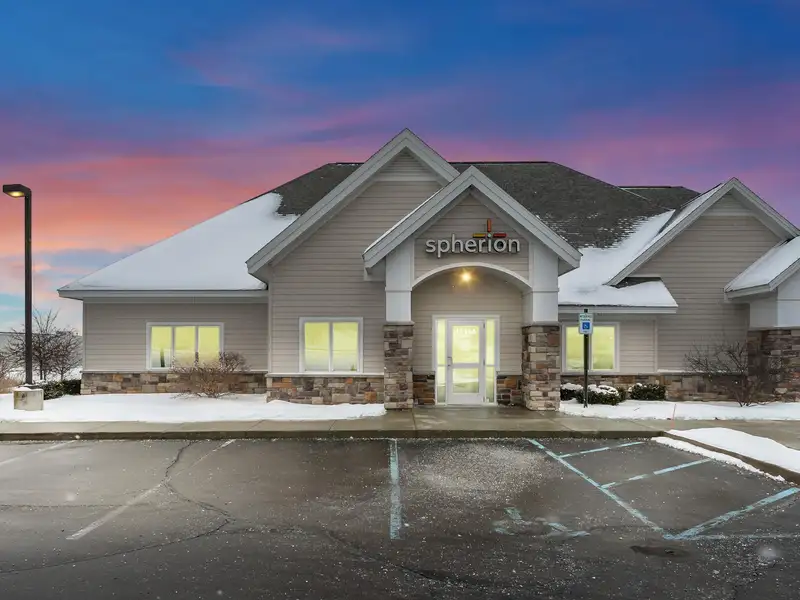 Modern Office Space for Lease in Lakeview District, Battle Creek with High Visibility