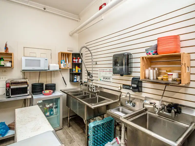 Established Coffee and Sweet Shop in Prime North Conway Village Location