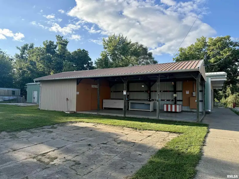 Commercial Property with Pole Barn and Two Lots in Scenic Drive Location
