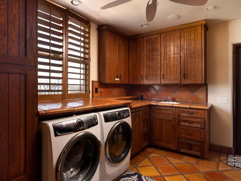 Luxury Estate with Stunning Views, Pool, Wine Cellar, and Extensive Amenities in Friant
