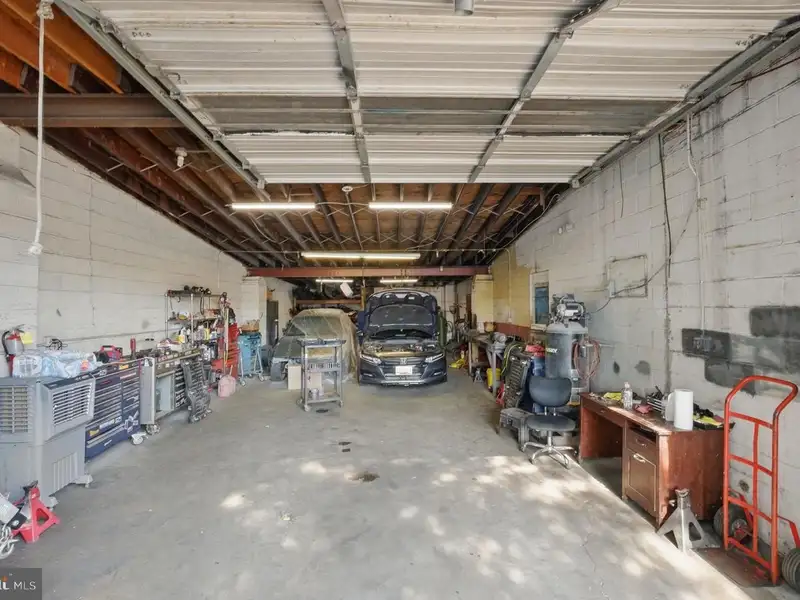 Established Auto Business and Commercial Property in Highlandtown with Turnkey Setup