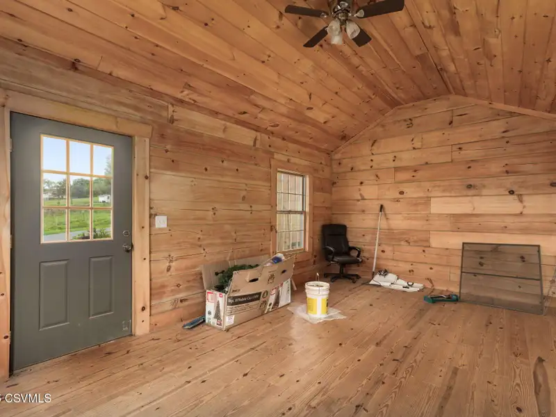 Commercial Log Home on 2 Acres with 3 Bedrooms and Scenic Views