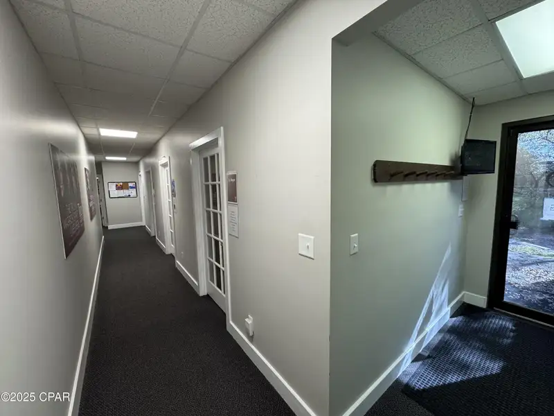 Commercial Office Building for Lease in Central Panama City, Ideal for Charter School or Medical Use