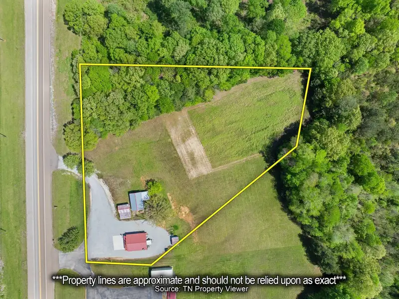 Commercial Restaurant on 3.4 Acres in Parsons, Tn with Highway Frontage and Modern Amenities