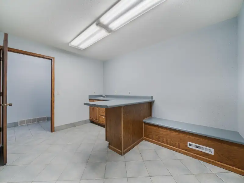 Versatile 3,100 Sq. Ft. Commercial Property Near Hwy 116 and Hwy 21
