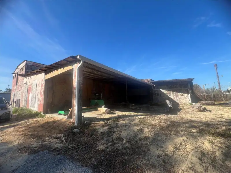 Income-producing Investment Property on South Main Street, 6.05 Acres with Diverse Tenants