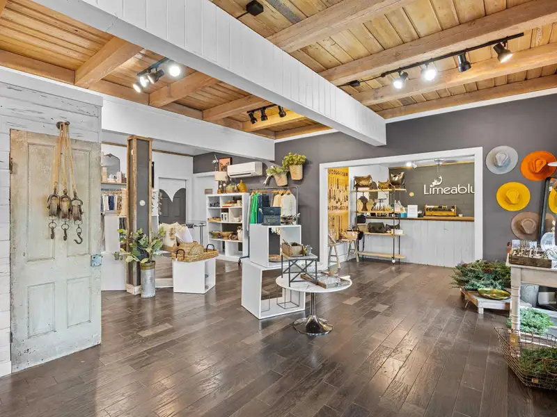 Retail Space for Lease in Pawleys Island's Island Shops - 1,722 Sf