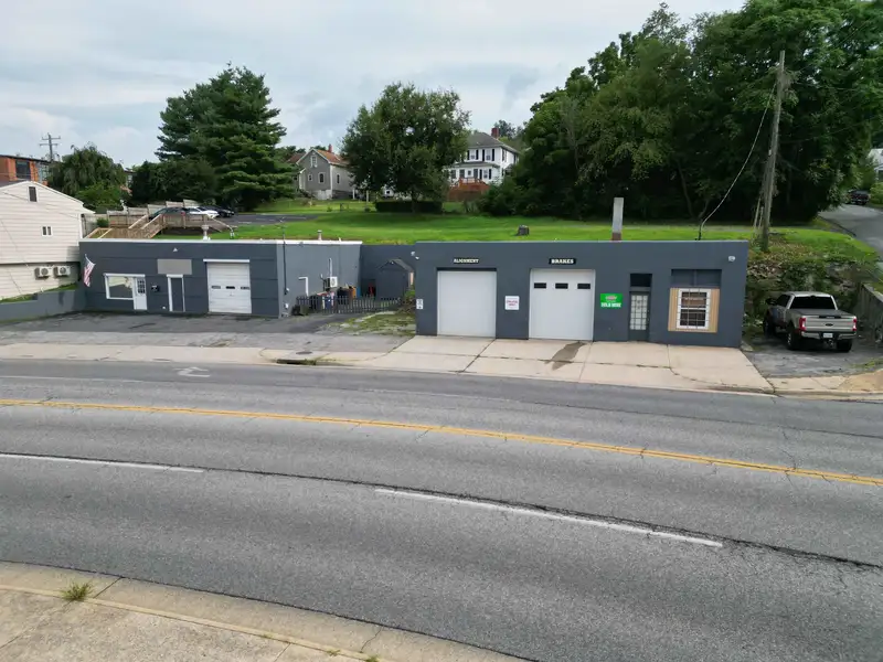 Turnkey Tire Business for Lease with Fully Equipped Office and Three Bays