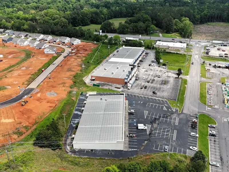 Commercial Strip Center on 3 Acres in Lafayette, Ga Near Walmart Supercenter