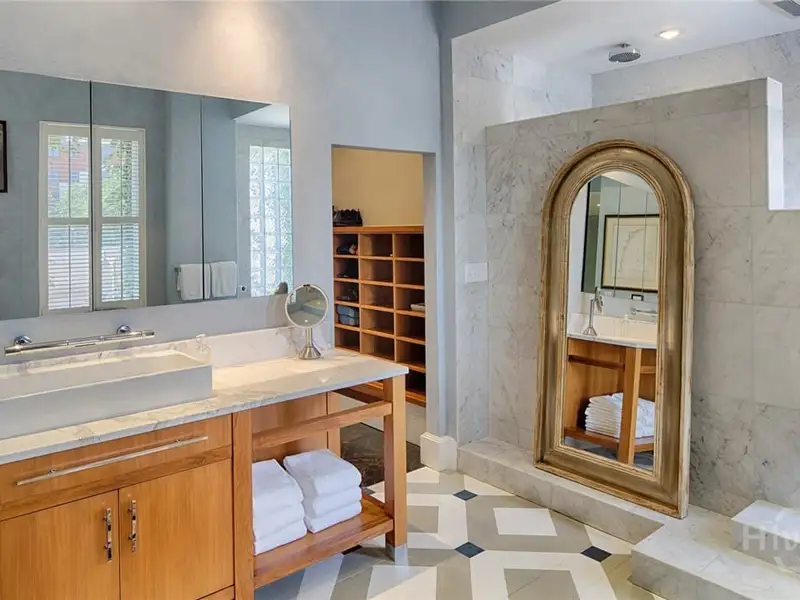 Chic 2-story Mixed-use Building in Prime Location with Commercial Space and Urban Loft