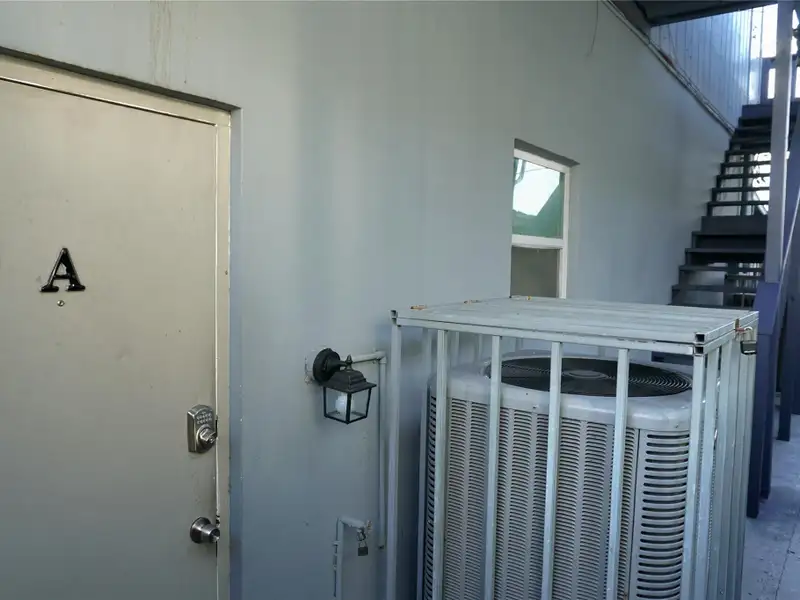 Turnkey Multifamily Investment: 8 Furnished Studios & 2/2 Apartment Near Las Olas