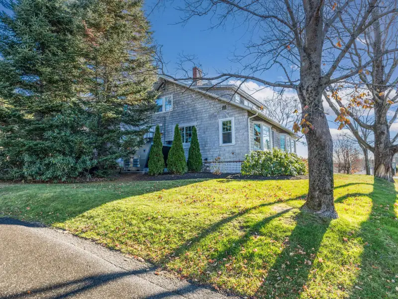High-end Restaurant Space with Outdoor Dining and Residential Unit in Ogunquit
