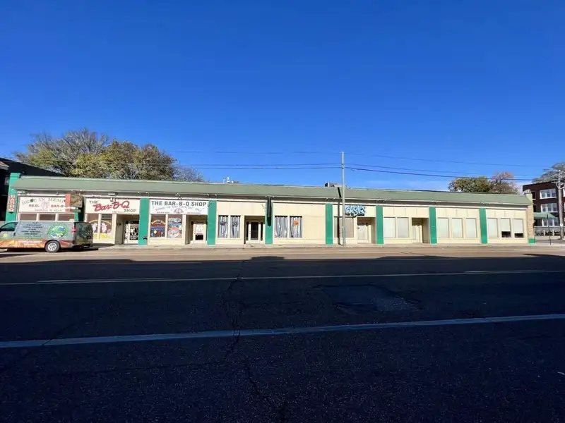 4 Bay Retail Center in Midtown Near Overton Square - 100% Occupied