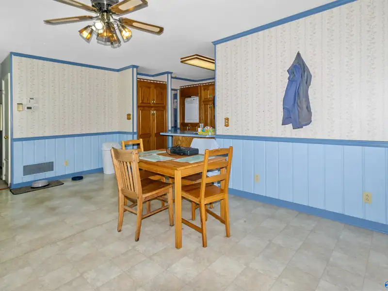 Versatile 2000 Sqft Home on 1.40 Acres in High-growth Huntsville Area