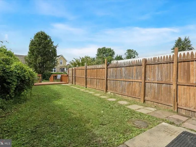 Versatile Commercial/residential Property in Clifton Heights with High Ceilings and Hardwood Floors