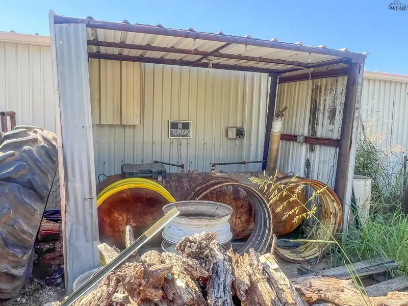 Turn-key Auto and Truck Service Business with Inventory and Equipment in Olney, Tx