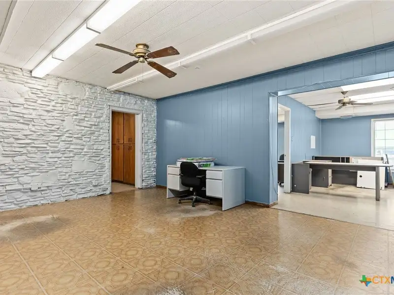 High-visibility Industrial Property with Multiple Access Points in Killeen Area