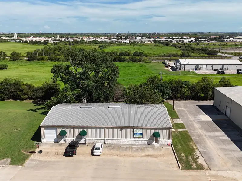 Expansive 4,544 Sq. Ft. Warehouse with Office Space in Prime San Marcos Location