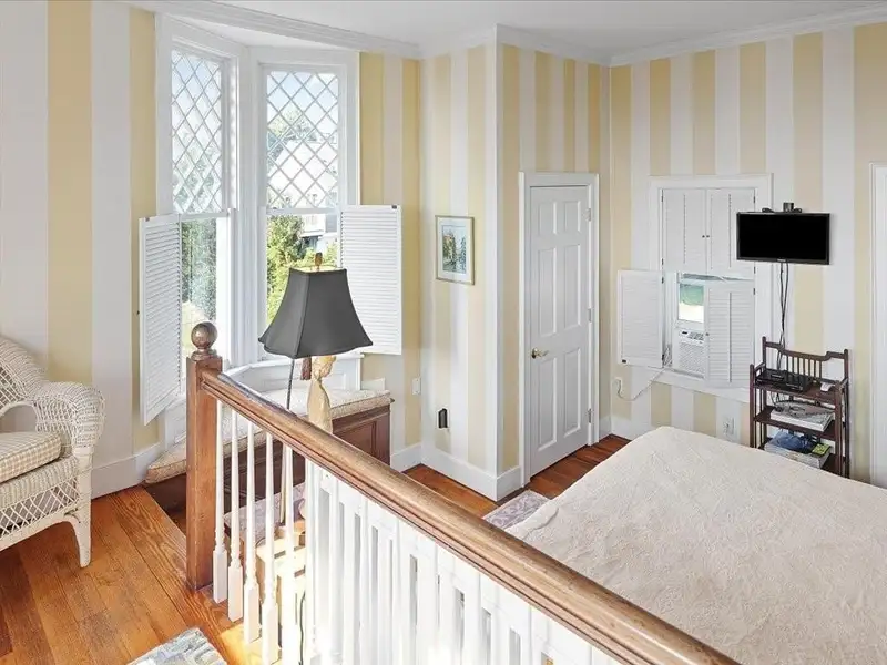 Distinctive Victorian Guest House in Jamestown with 7 Ensuite Bedrooms and Water Views