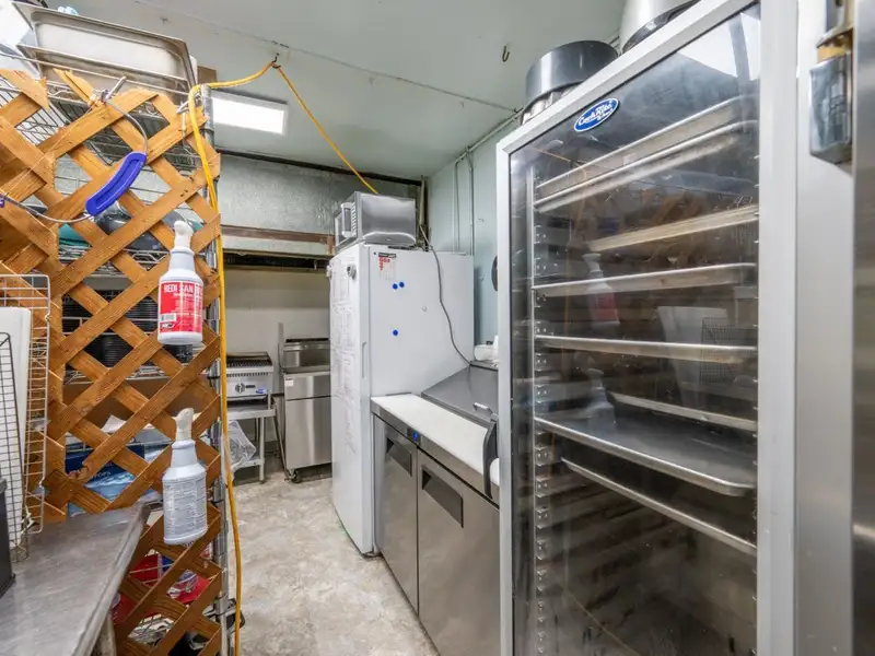Commercial Restaurant on 3.4 Acres in Parsons, Tn with Highway Frontage and Modern Amenities