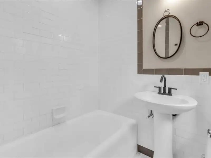 Renovated Investment Complex with 10 Units Near Plaza District, Oklahoma City