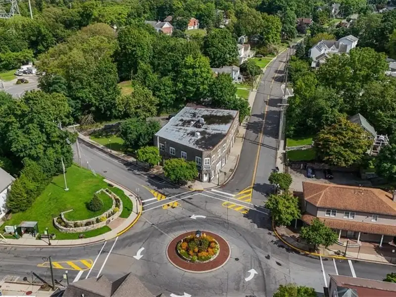 Prime Multi-use Commercial Building for Lease in Central Cortlandt (buchanan)
