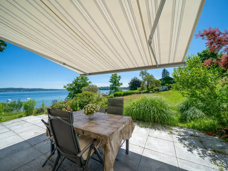 Lakeside Multi-family Property with Historic Bathhouse in Litzelstetten, Lake Constance
