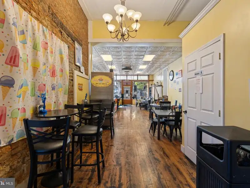 Historic Mcmechan Inn: 13-bedroom Home and Commercial Space in Moorefield, Wv
