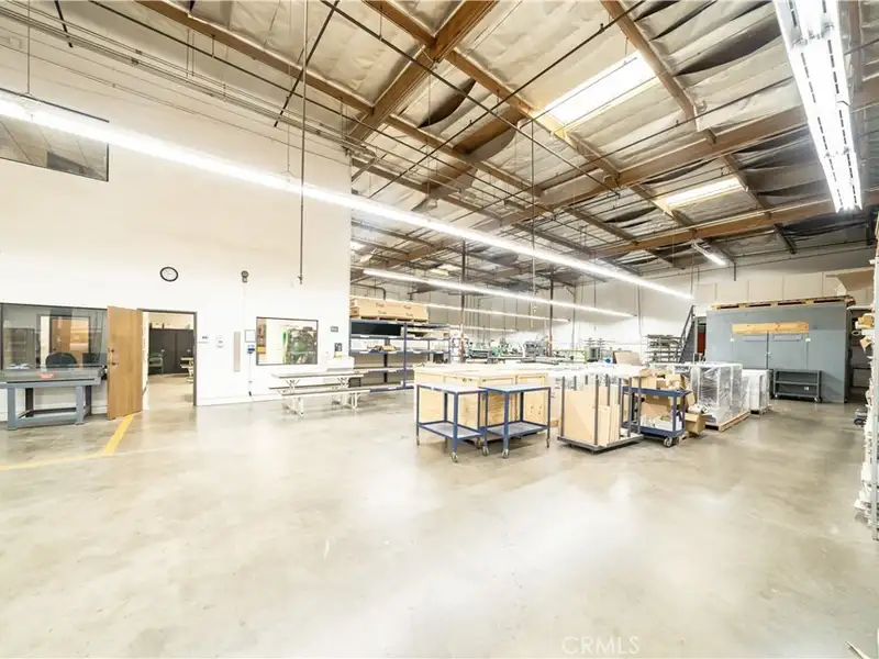 Versatile 21,447 Sq Ft Industrial/office Property in Orange's Thriving Commercial District