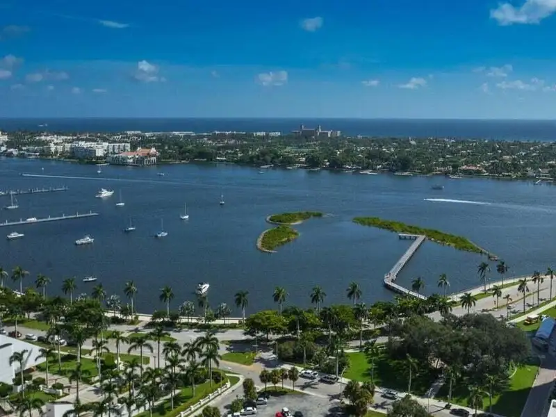 Live/work Condominium in Downtown West Palm Beach - Ideal for Commercial or Residential Use