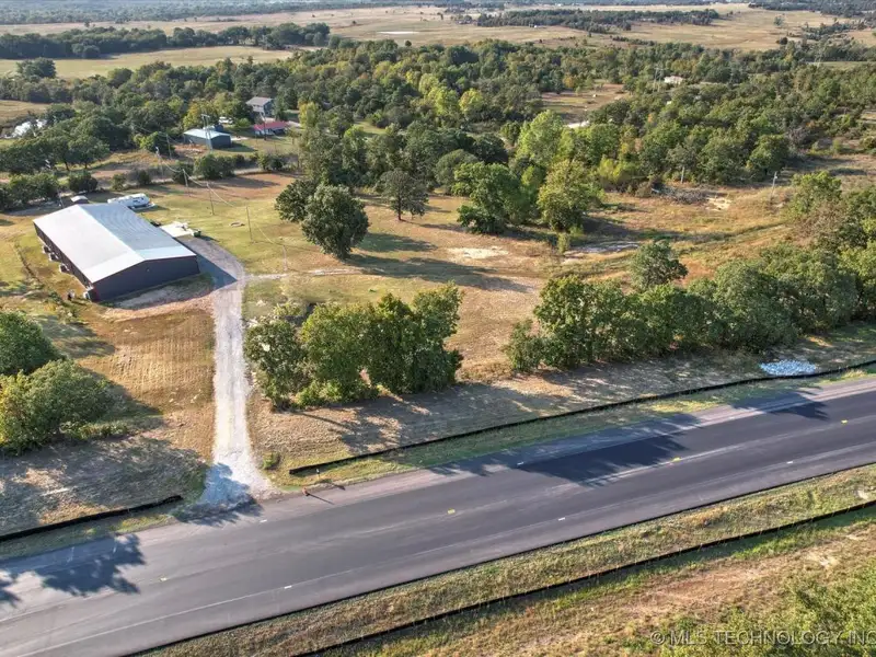Modern Industrial Property on 9 Acres with Versatile Space and Expansion Potential