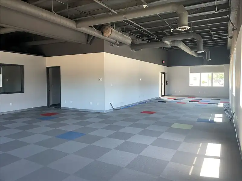 Open Office Space in Hiawatha Office Park with Off-street Parking and Nearby Amenities