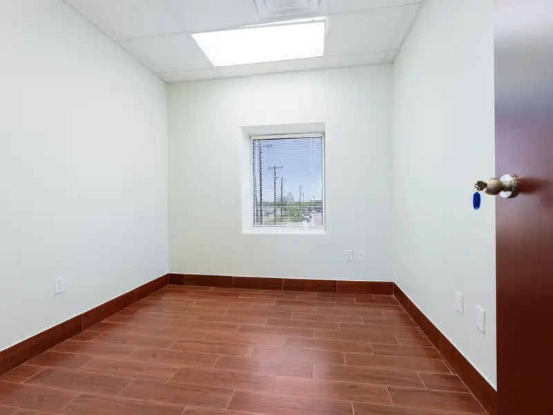 Modern 3-bedroom Home in San Antonio's Tradesman Drive Community