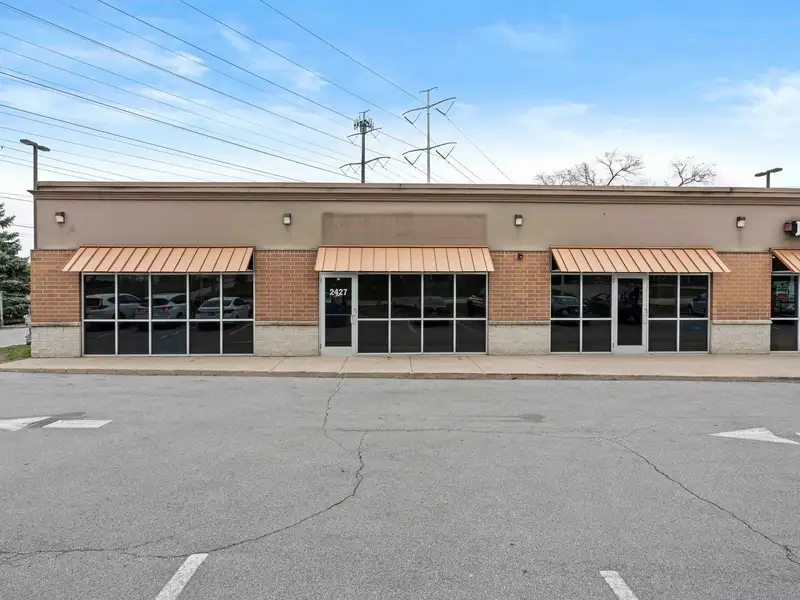 Multi-tenant Retail/office Space for Lease in Highland, in with Flexible Layout Options