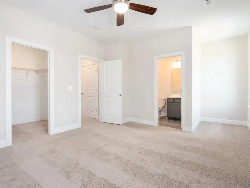 Live/work Townhome with Flex Space, 2 Primary Suites, and 2-car Garage in Prime Location