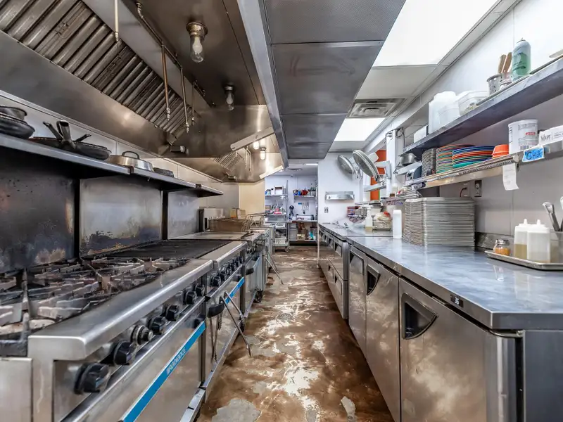 Renovated Commercial Building with Land for Sale in Central Location, Ideal for Restaurant
