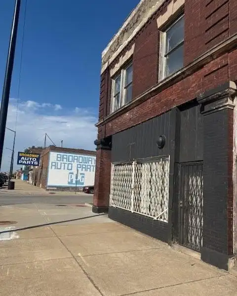Mixed-use Investment Property with Retail and Apartments at 20th & Broadway