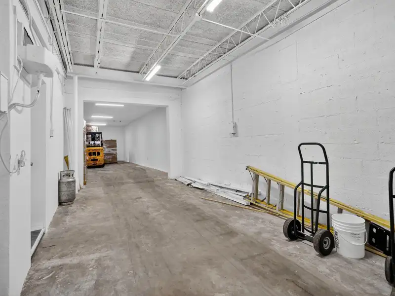 Recently Renovated 2,741 Sf Building Near I-95 with Flexible Use Options