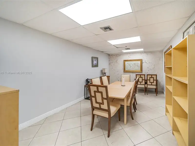 Commercial Property in Doral - Prime Location Near Miami International Airport and Amenities