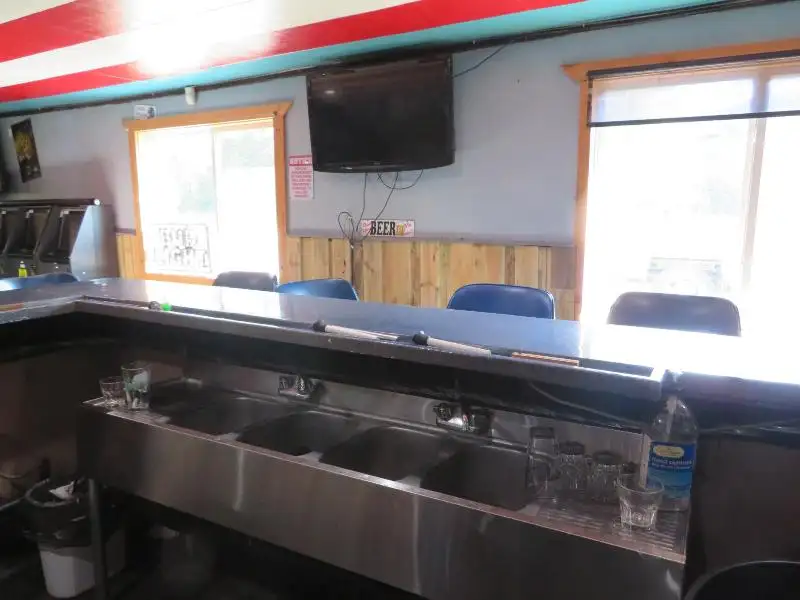 Turnkey Bar/restaurant with 2-bedroom Apartment and Development Potential in Northwoods