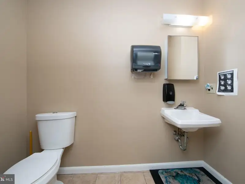 Bi-level Office Condo in Washington Township Professional Campus, Turnersville, Nj