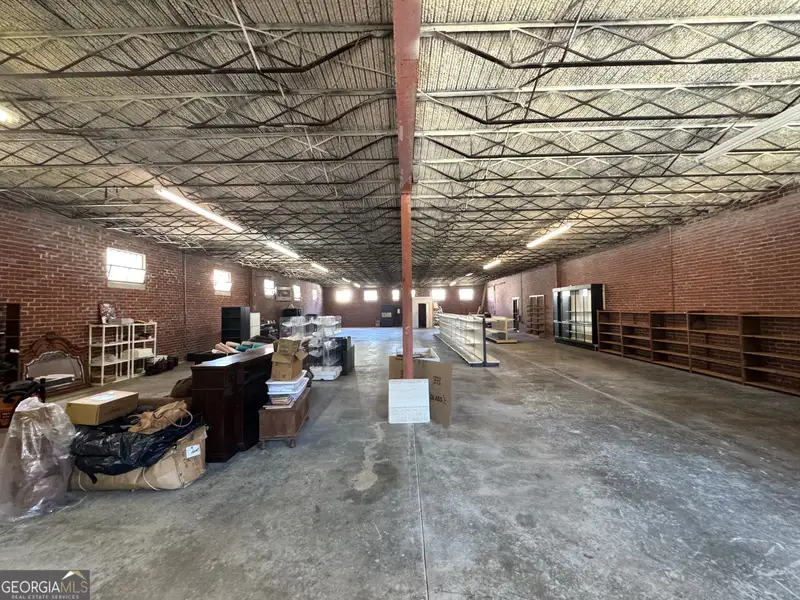 Versatile 5,000 Sq Ft Warehouse Near Downtown Gainesville with Dock and Roll-up Doors